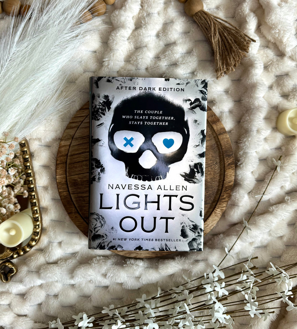 Lights Out Collector's Edition by Navessa Allen (Into the Darkness, #1)